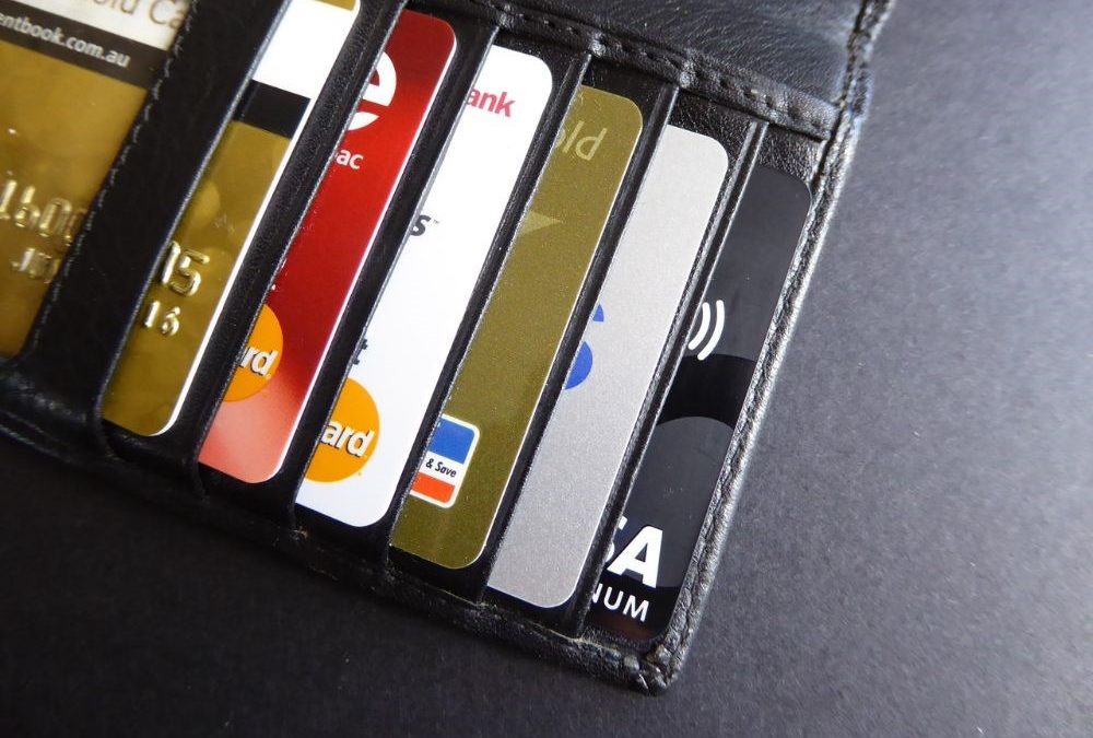 Debit Cards vs. Credit Cards: Which One Is Right for Me?
